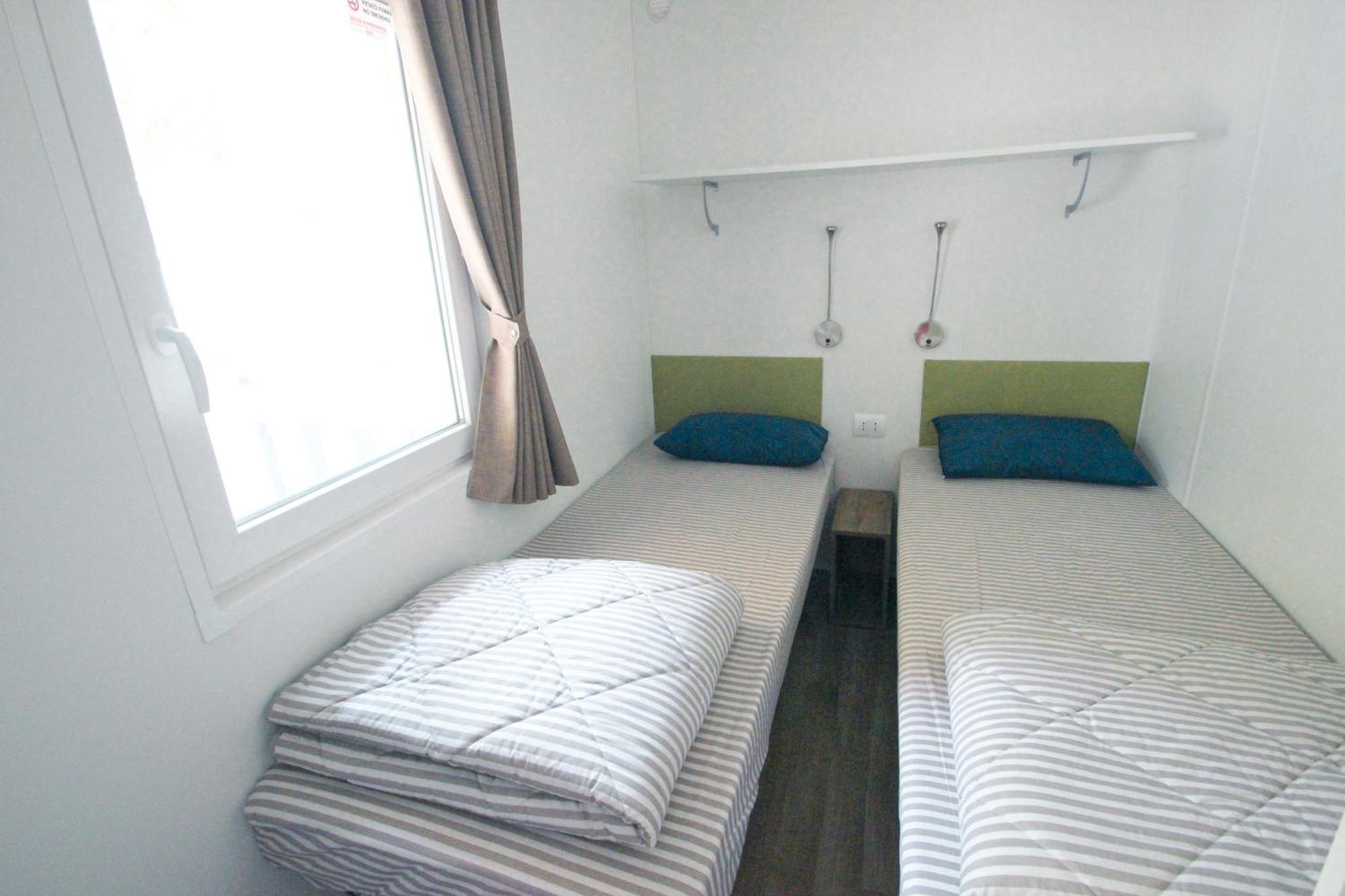 Happy Camp Mobile Homes In Camping Village Free Time マリーナ・ディ・ビッボーナ エクステリア 写真