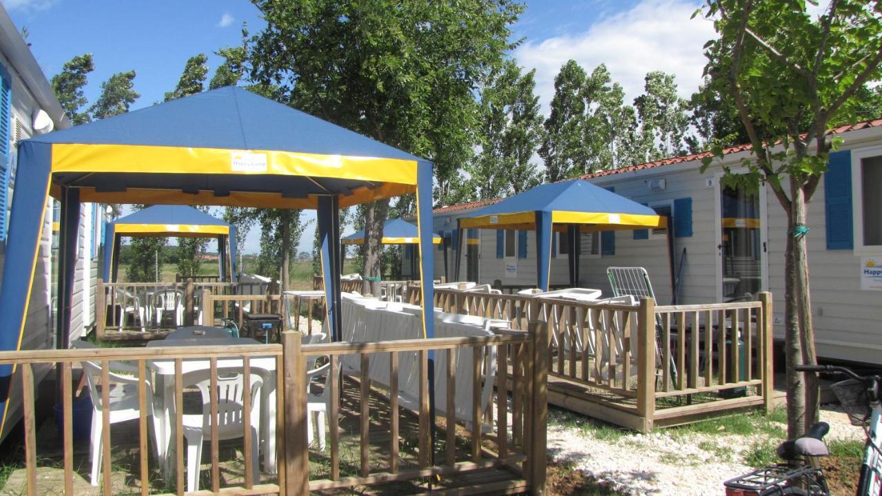 Happy Camp Mobile Homes In Camping Village Free Time マリーナ・ディ・ビッボーナ エクステリア 写真